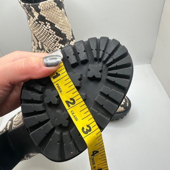NEW Vince Camuto Erettie Black White Snake Print High Block Heel Booties 7.5M - Picture 10 of 13